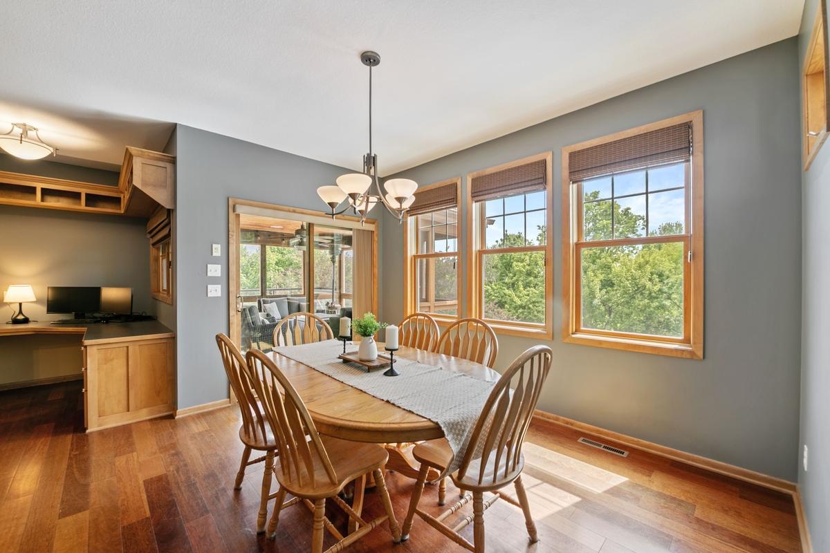 2297 Fieldstone Curve