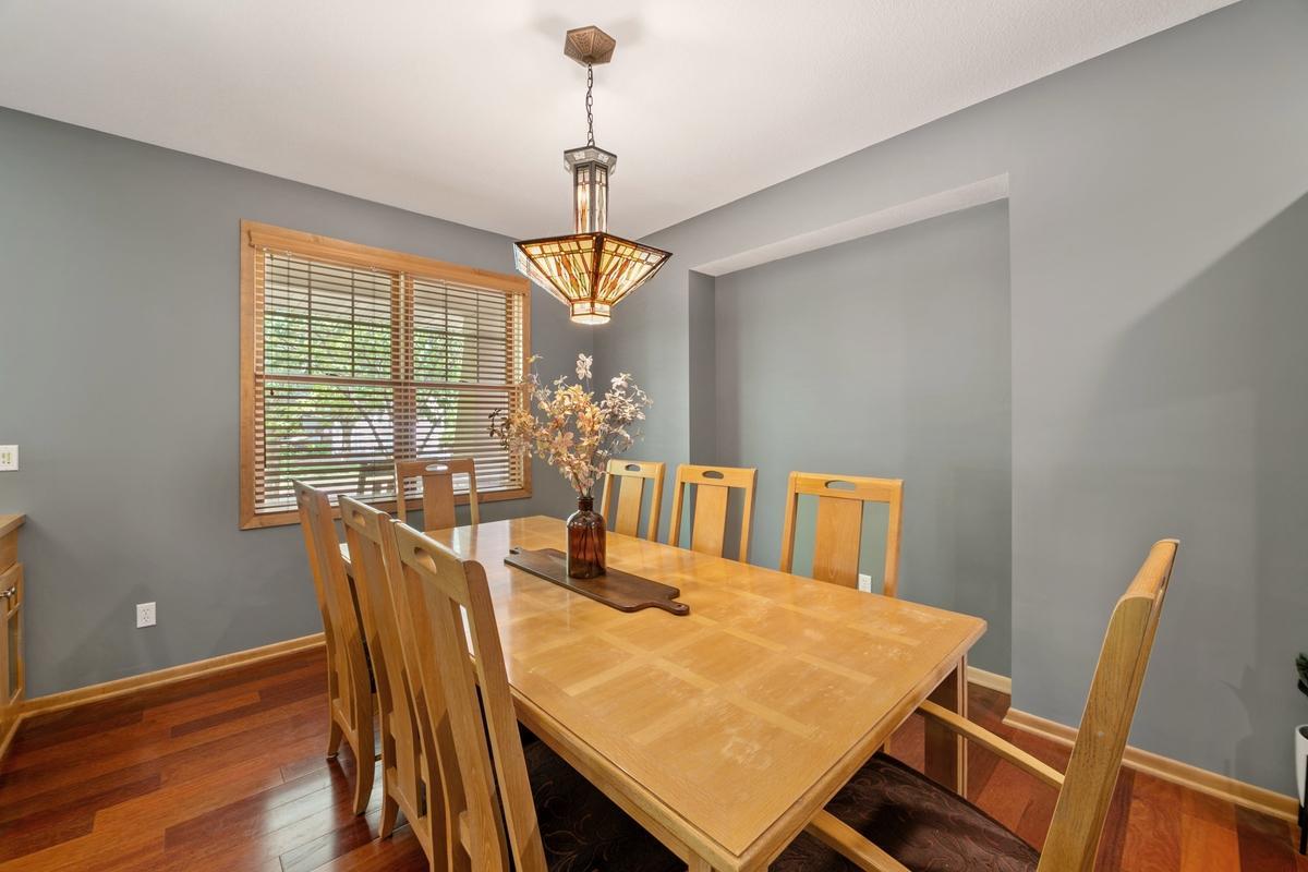 2297 Fieldstone Curve
