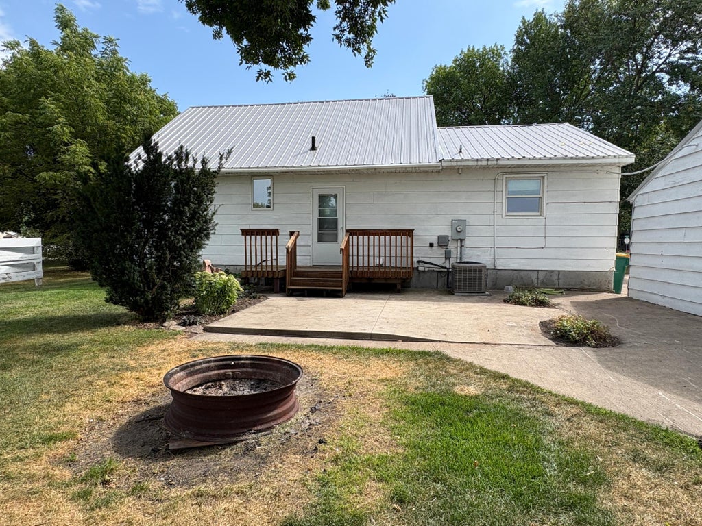 Photo of 403 N 7th Street, Marshall, MN 56258 (MLS # 7139210)