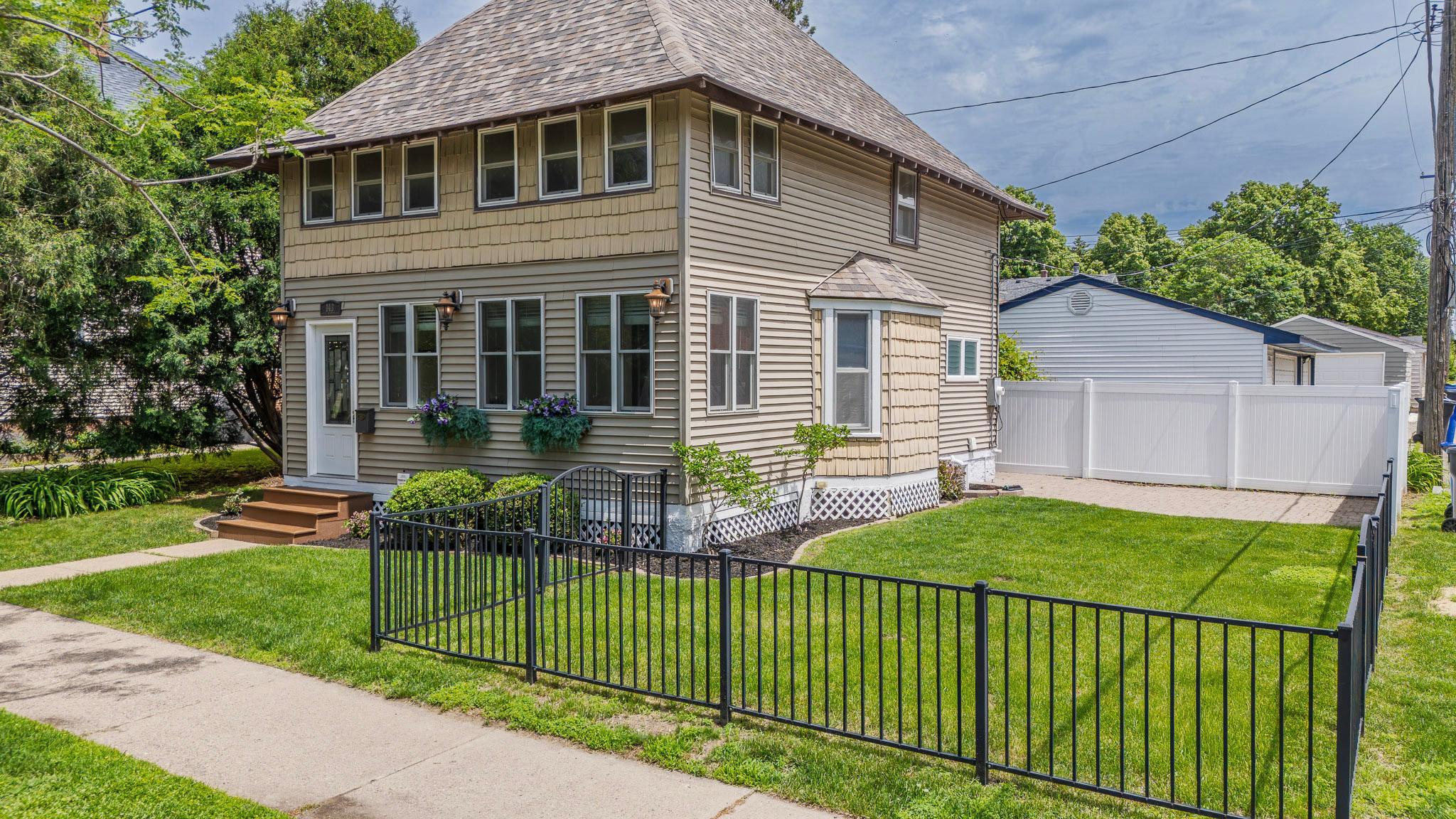 148 Wilder Street N