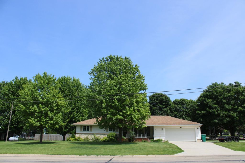 Photo of 200 N Adams Street, Elkton, MN 55933 (MLS # 7083298)