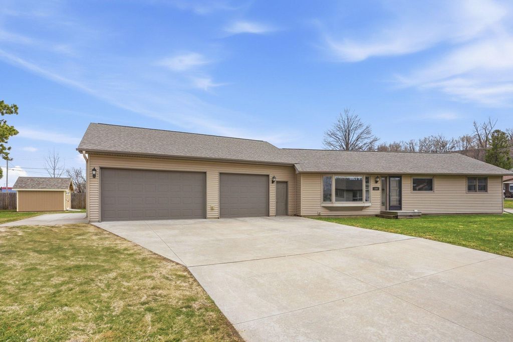 Photo of 137 Rhame Avenue, Red Wing, MN 55066 (MLS # 7052833)