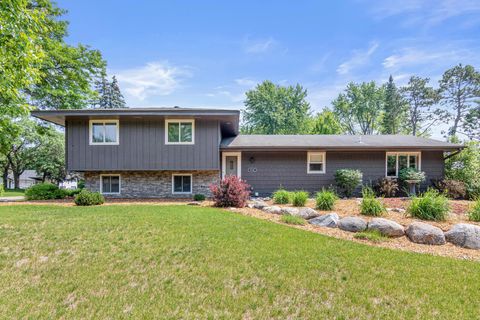 4322 Rustic Place Shoreview MN 55126