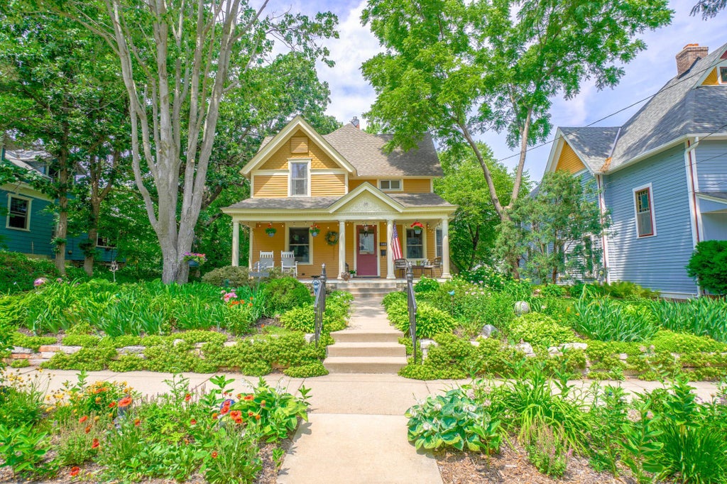 Photo of 510 Olive Street W, Stillwater, MN 55082 (MLS # 7132290)
