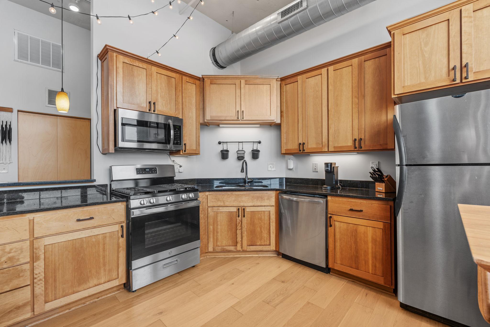 1901 E Hennepin Avenue 306