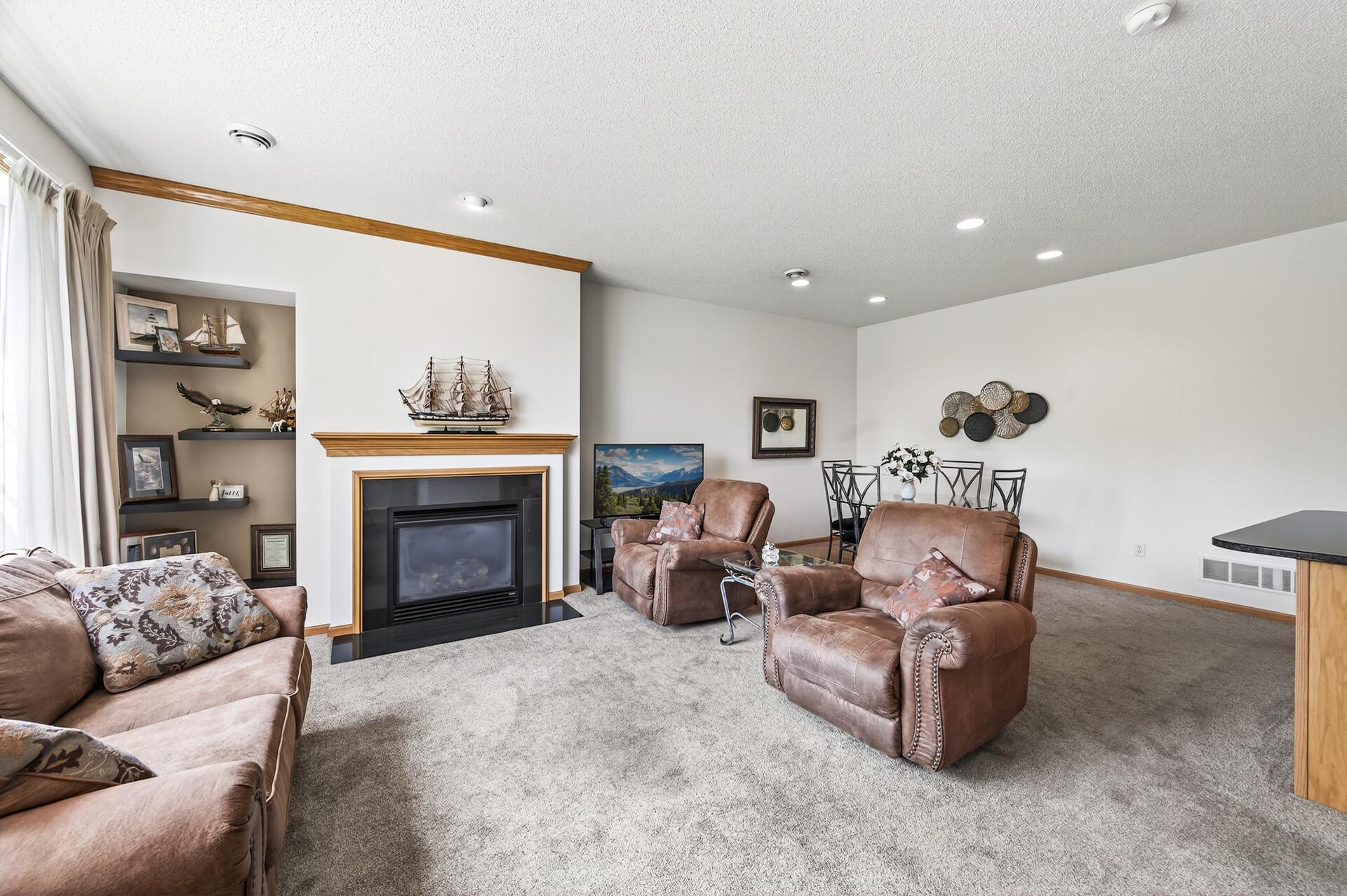 6597 Linwood Drive NE