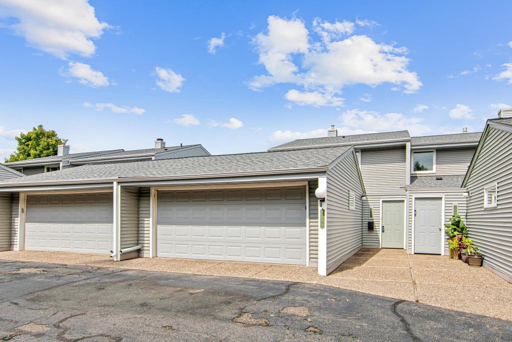 Photo of 2646 Mackubin Street, Roseville, MN 55113 (MLS # 7117144)