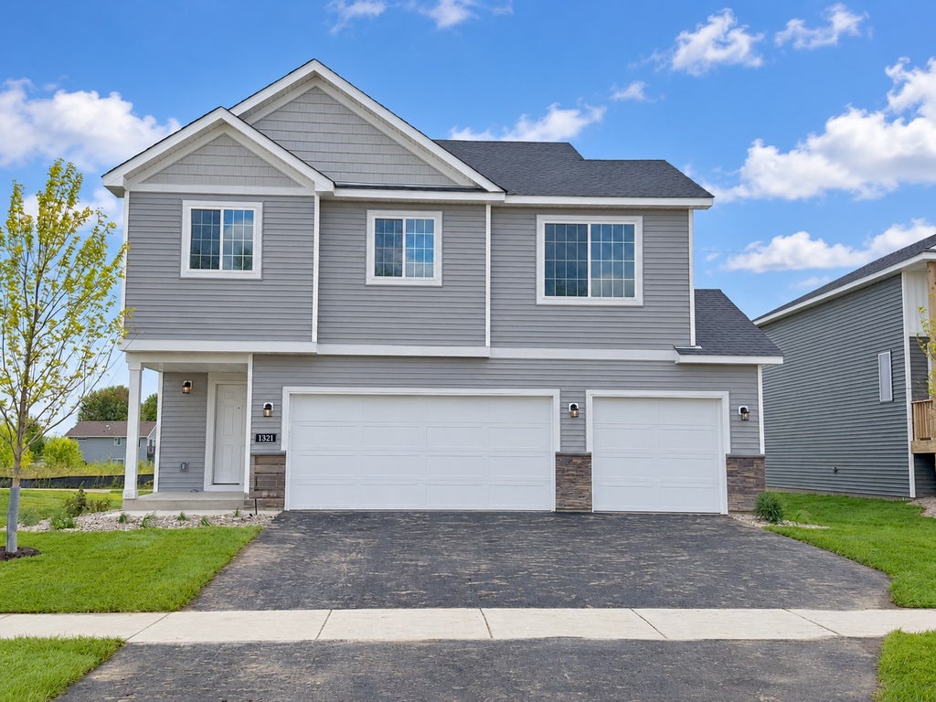 Photo of 1821 Pierce Street S, Cambridge, MN 55008 (MLS # 7167015)