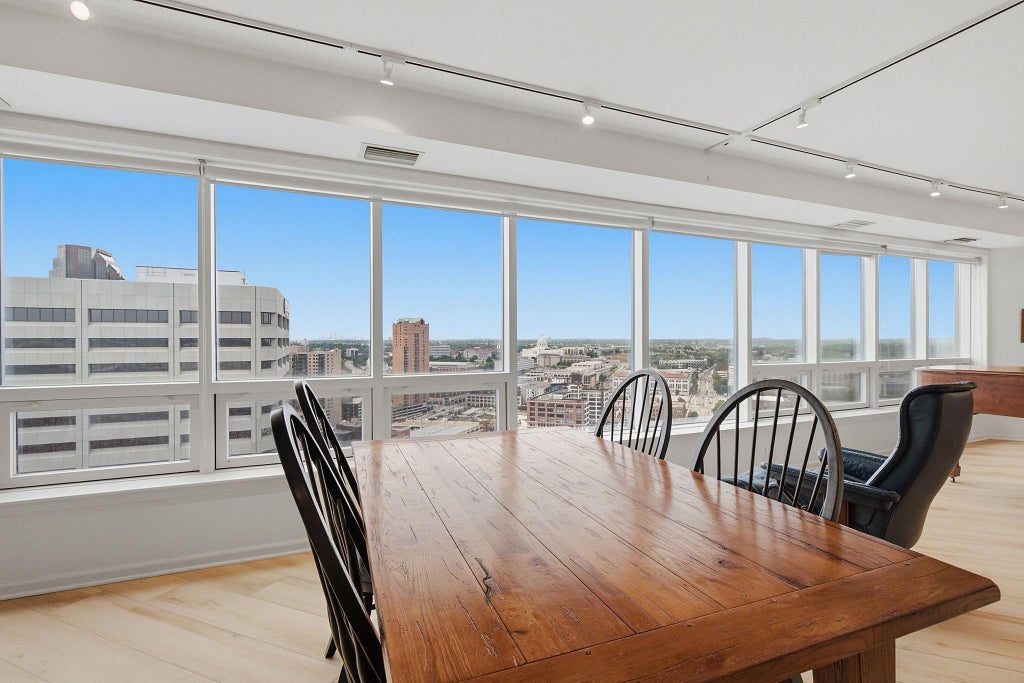 Photo of 168 6th Street E #3101, Saint Paul, MN 55101 (MLS # 7126432)