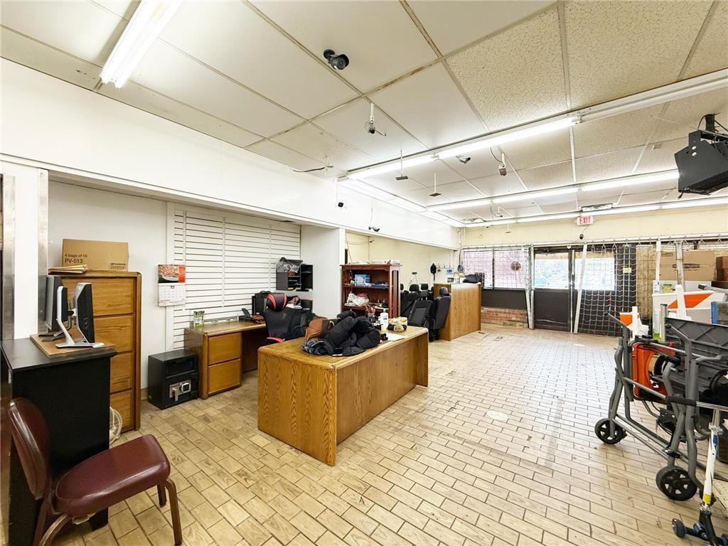 Photo of 3100 Lyndale Avenue N, Minneapolis, MN 55411 (MLS # 7014630)