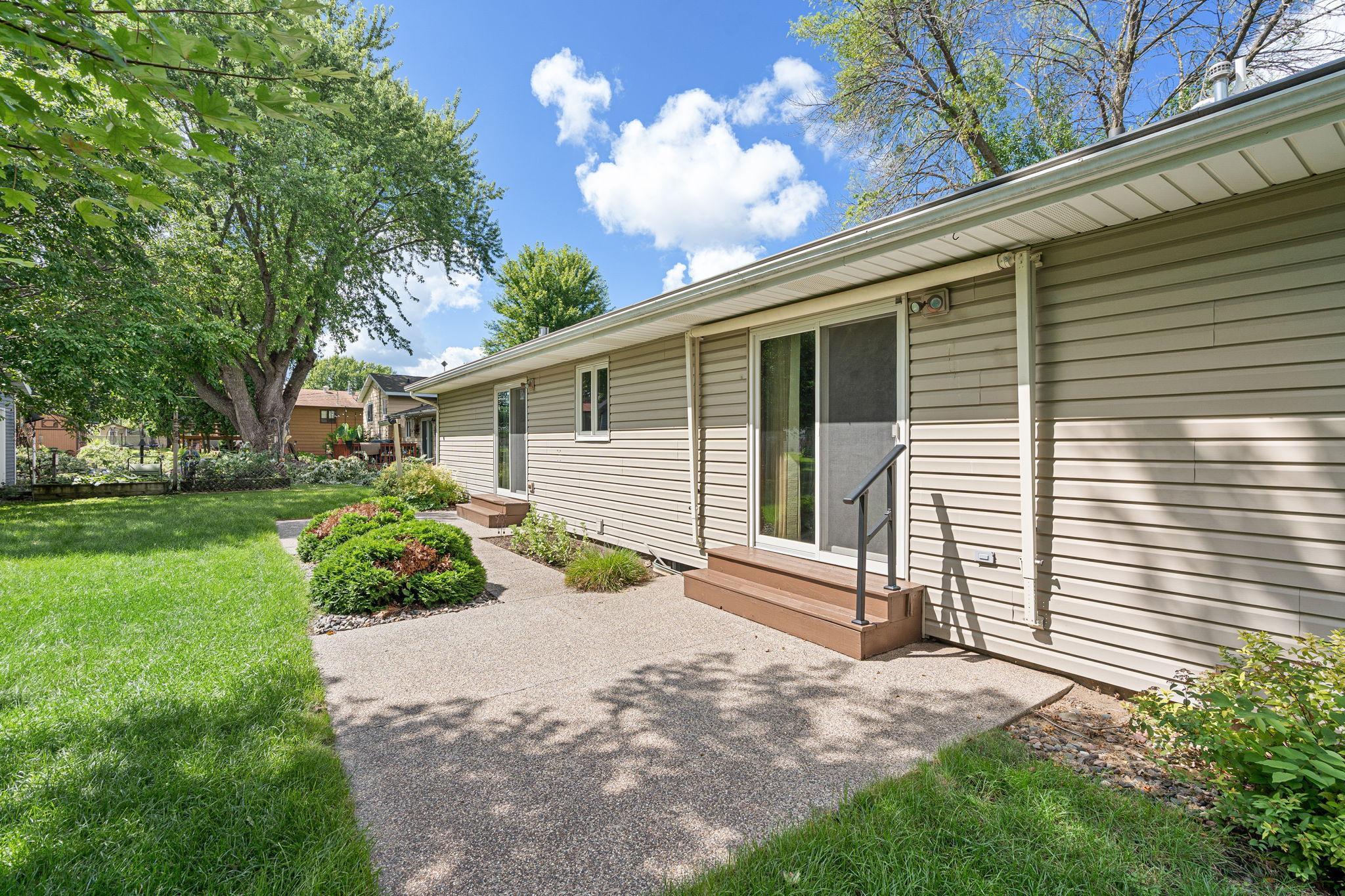 Owatonna, Minnesota 55060, United States, 3 Bedrooms Bedrooms, ,2 BathroomsBathrooms,Residential,Active,197362