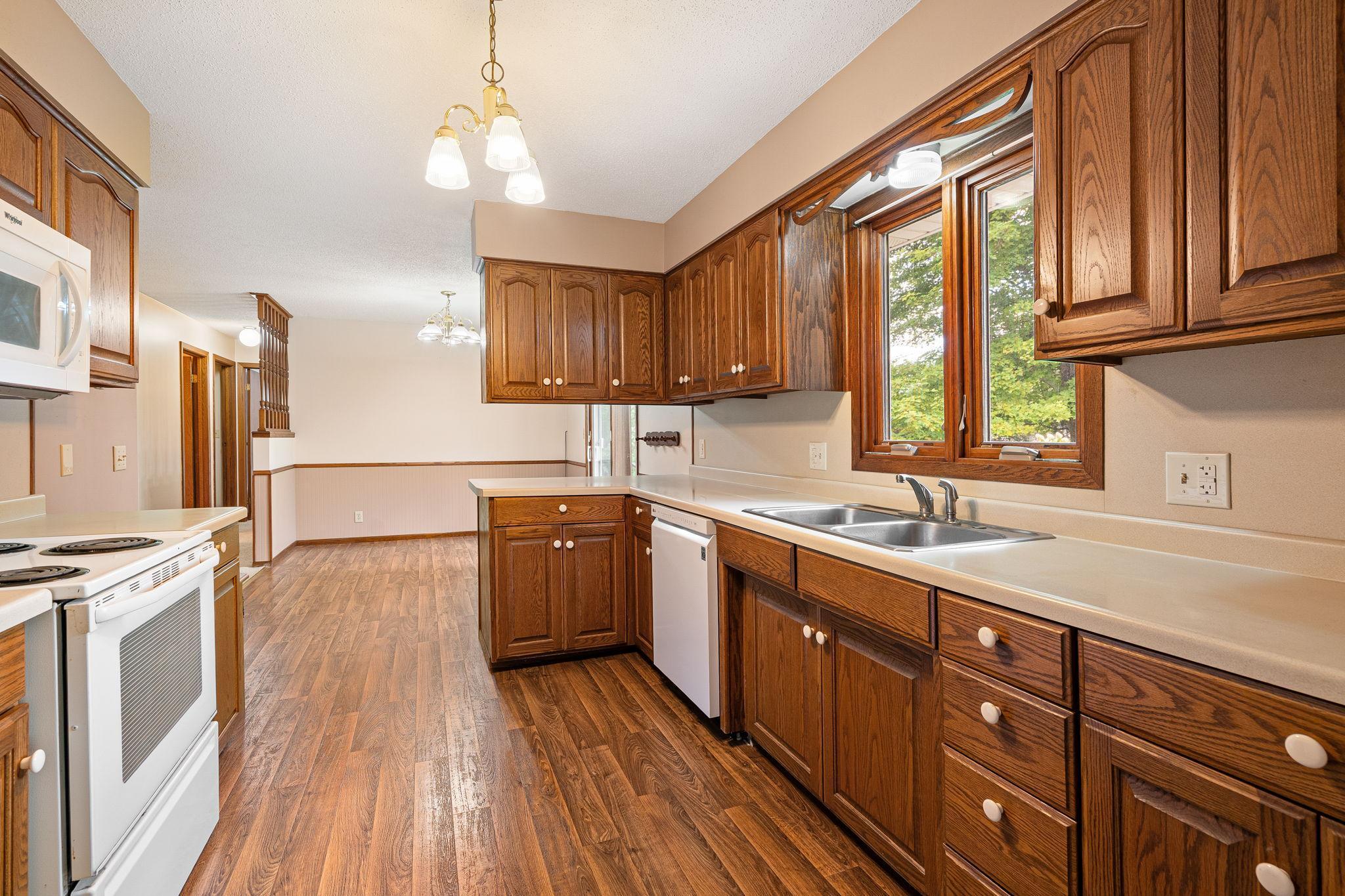 Owatonna, Minnesota 55060, United States, 3 Bedrooms Bedrooms, ,2 BathroomsBathrooms,Residential,Active,197362