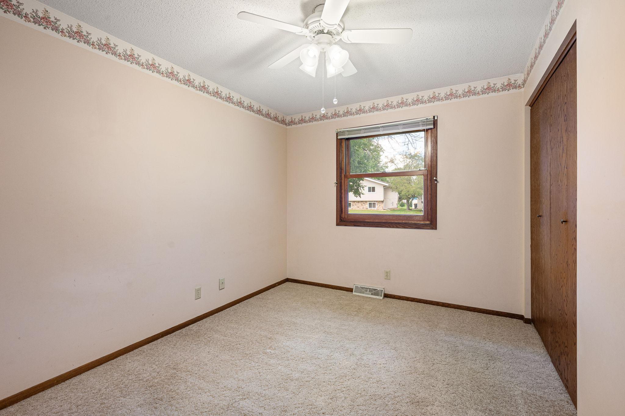 Owatonna, Minnesota 55060, United States, 3 Bedrooms Bedrooms, ,2 BathroomsBathrooms,Residential,Active,197362