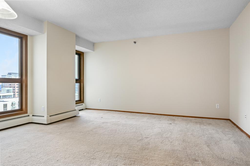 433 S 7th Street 1628