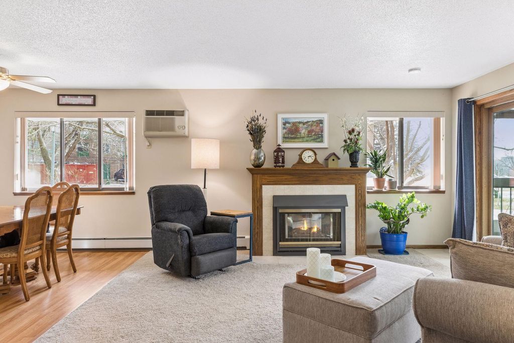 Photo of 7635 Edinborough Way #5105, Edina, MN 55435 (MLS # 6757054)