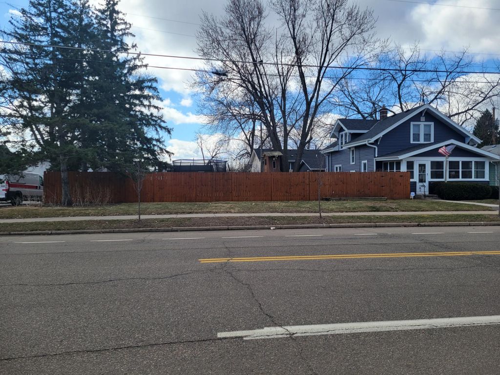 Photo of 2040 Stillwater Avenue E, Saint Paul, MN 55119 (MLS # 7053745)