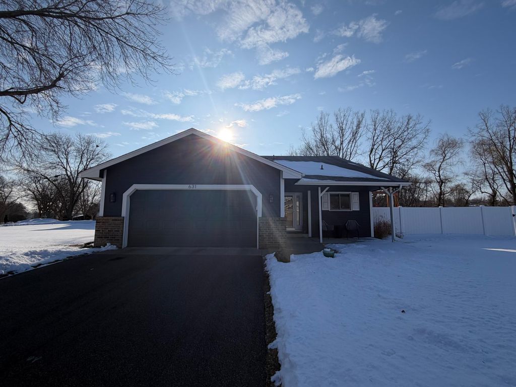 Photo of 631 Conestoga Trail, Chanhassen, MN 55317 (MLS # 7027006)