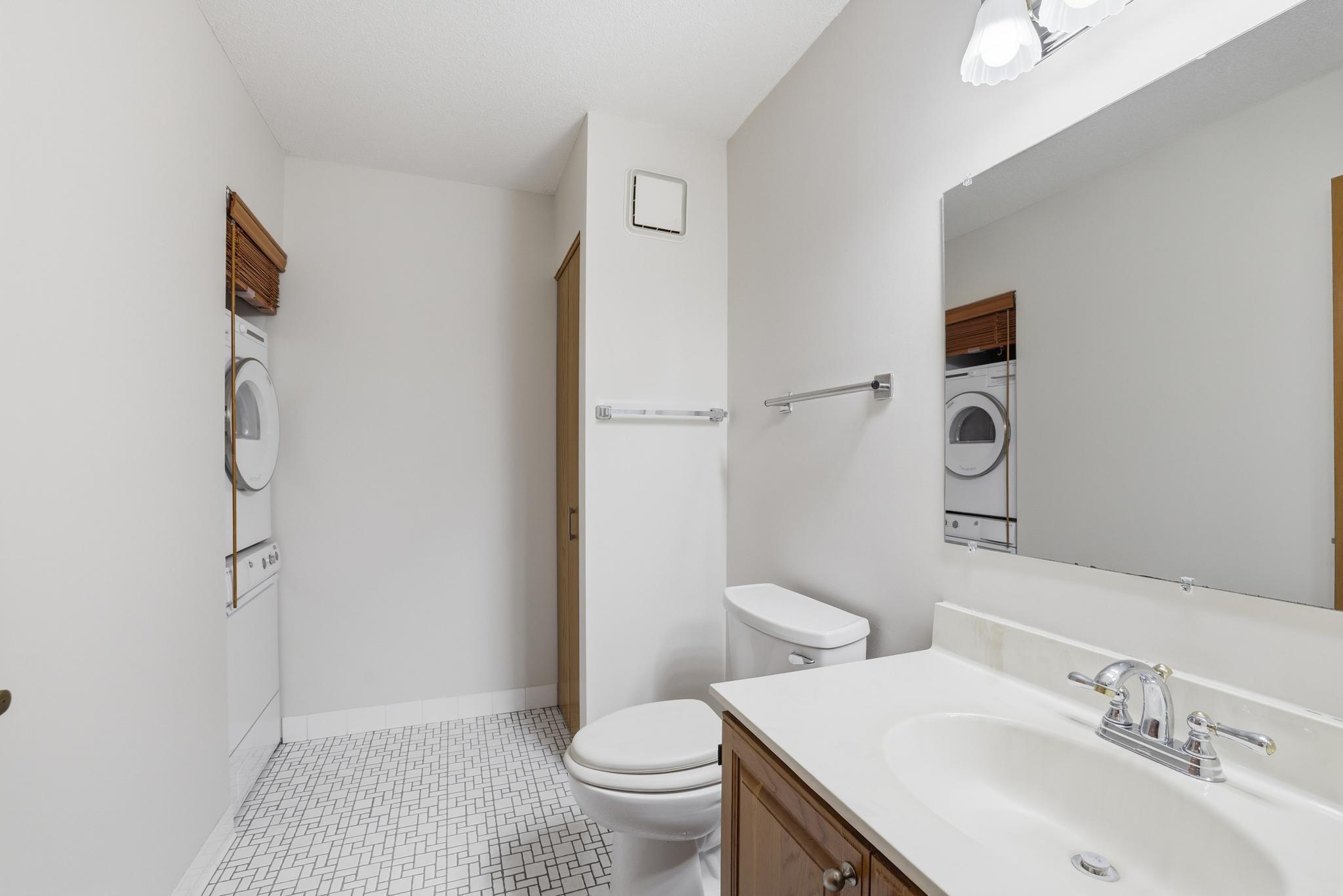 1425 W 28th Street W 218