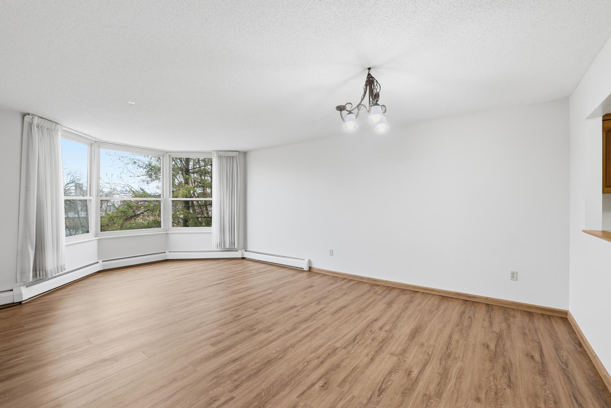 1425 W 28th Street W 218