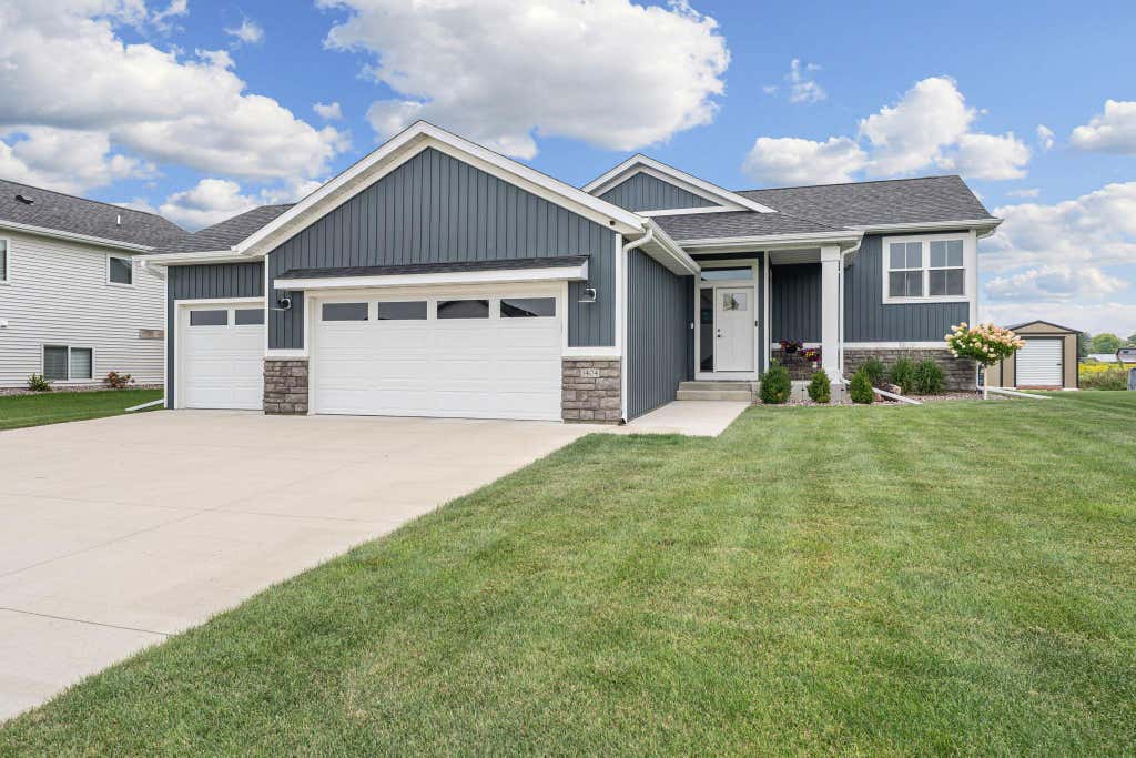 Photo of 1404 20th Street NE, Austin, MN 55912 (MLS # 7133389)