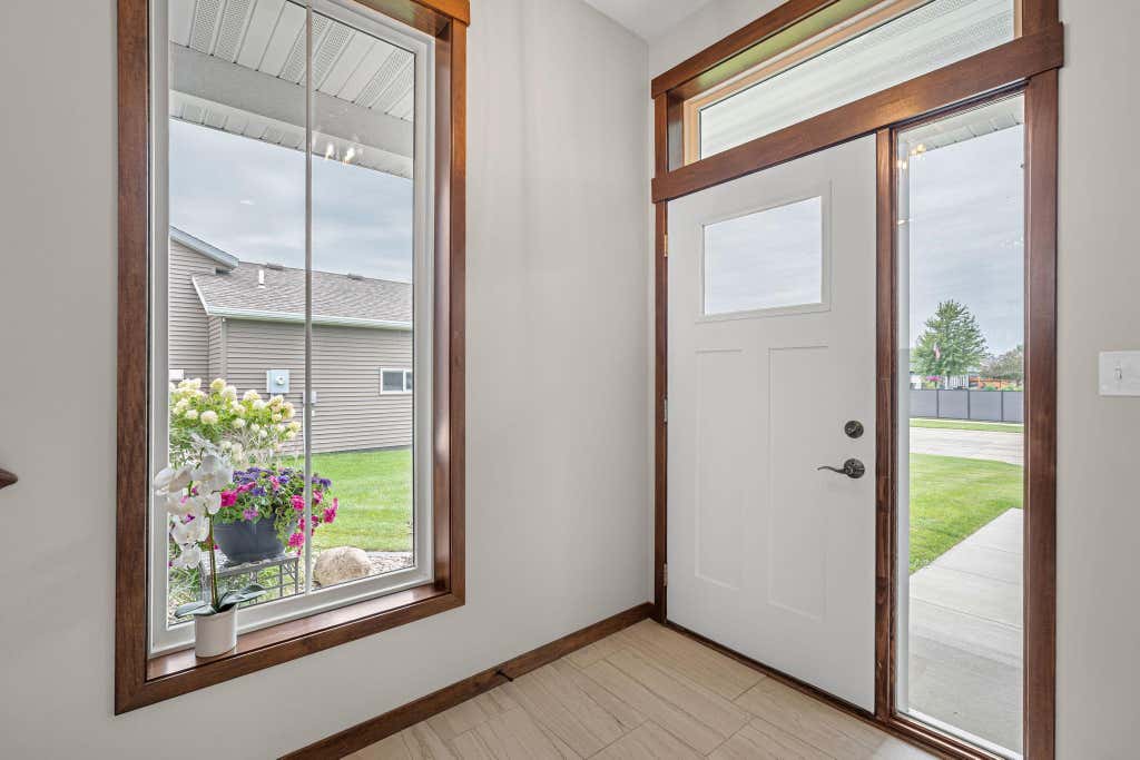Photo of 1404 20th Street NE, Austin, MN 55912 (MLS # 7133389)
