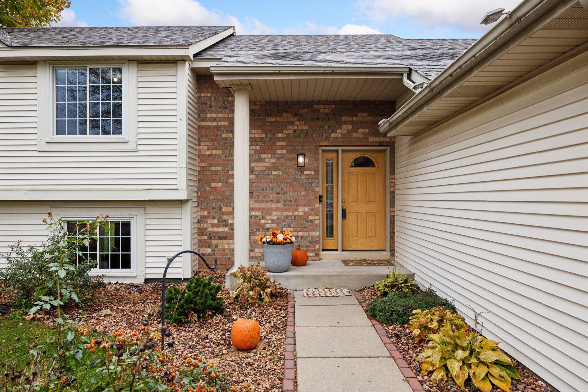 569 Coventry Parkway