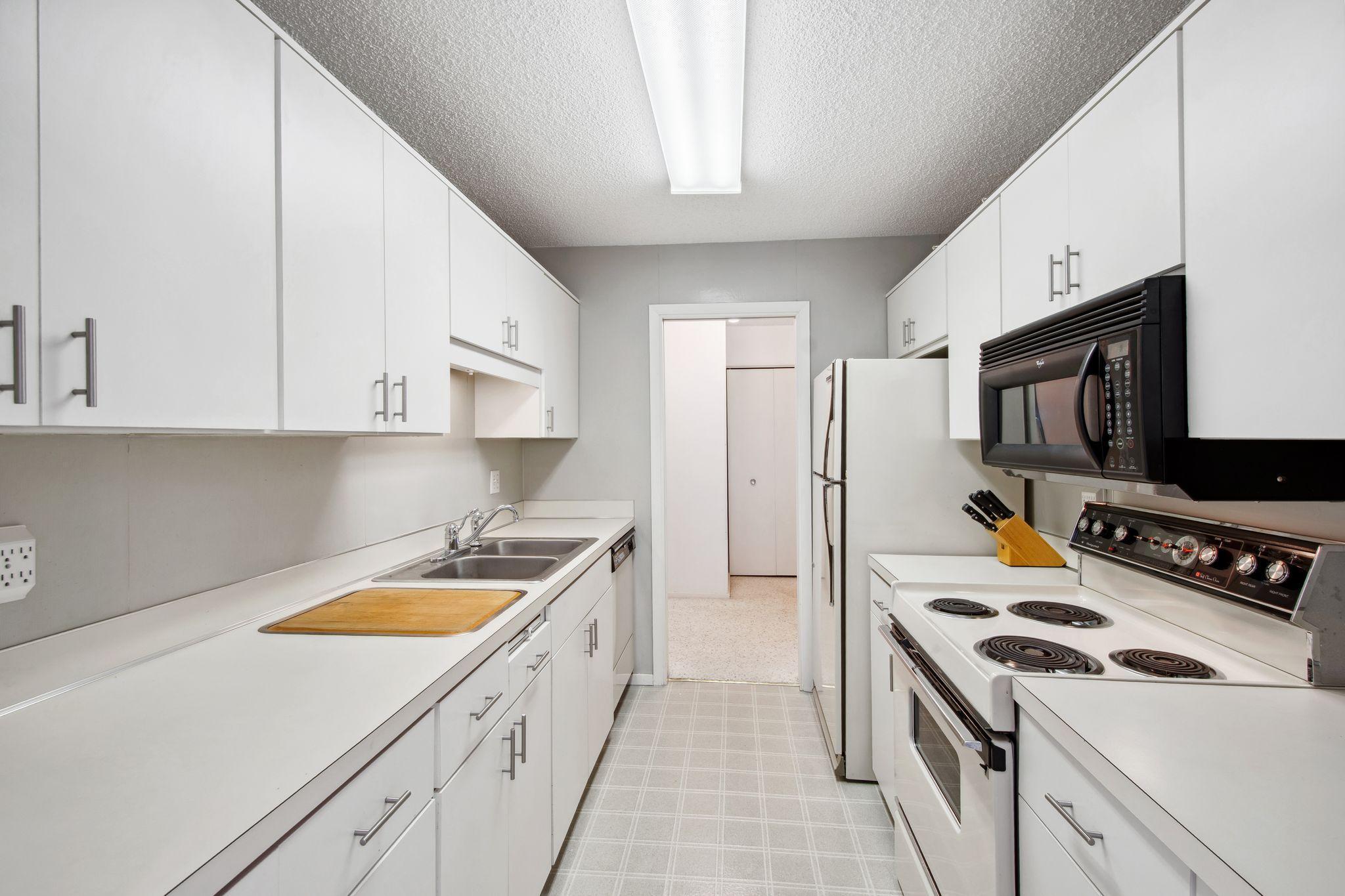 1225 Lasalle Avenue 708