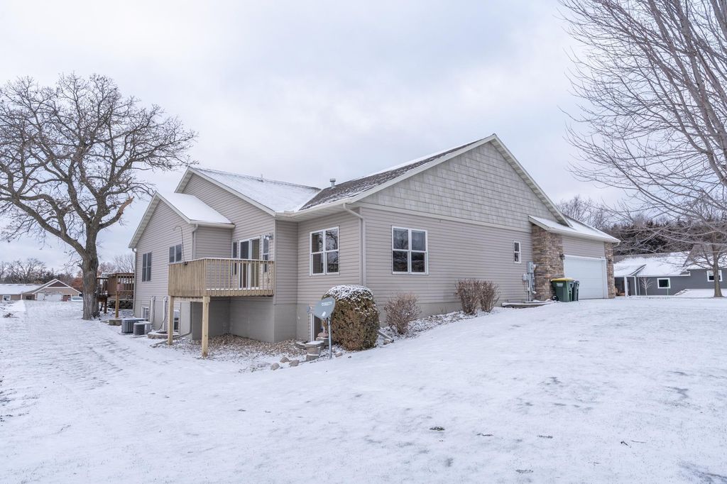 Photo of 126 Acorn Avenue NW, New London, MN 56273 (MLS # 6822579)