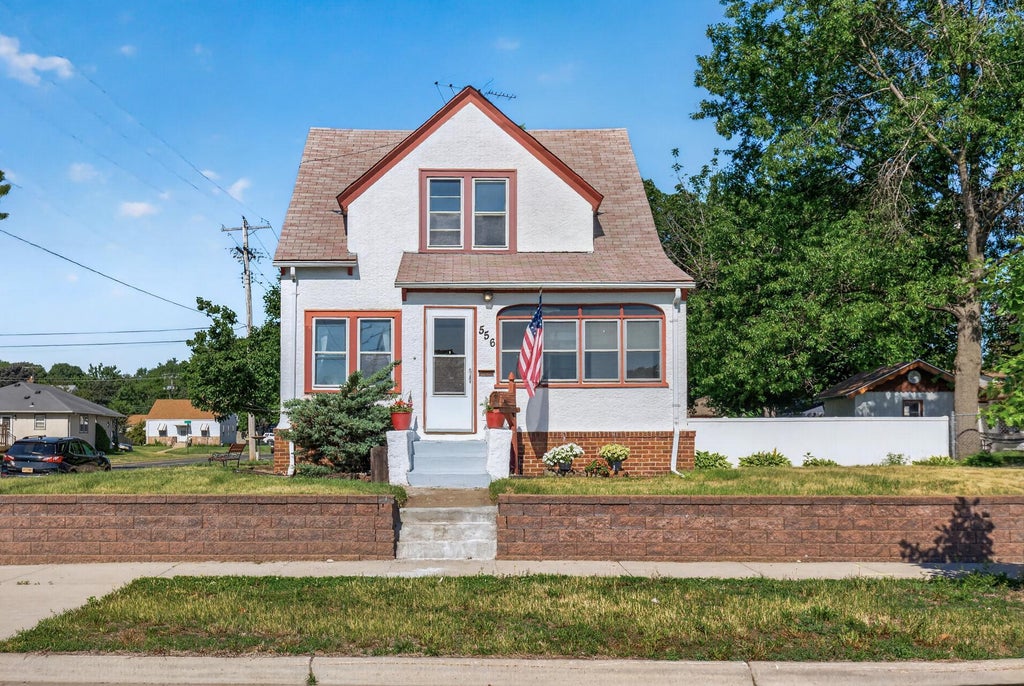 Photo of 556 5th Avenue S, South Saint Paul, MN 55075 (MLS # 7087561)