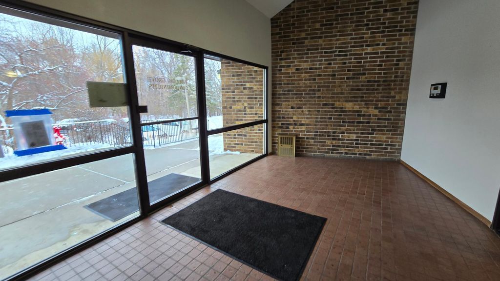 Photo of 35 Nathan Lane N #114, Plymouth, MN 55441 (MLS # 6826013)