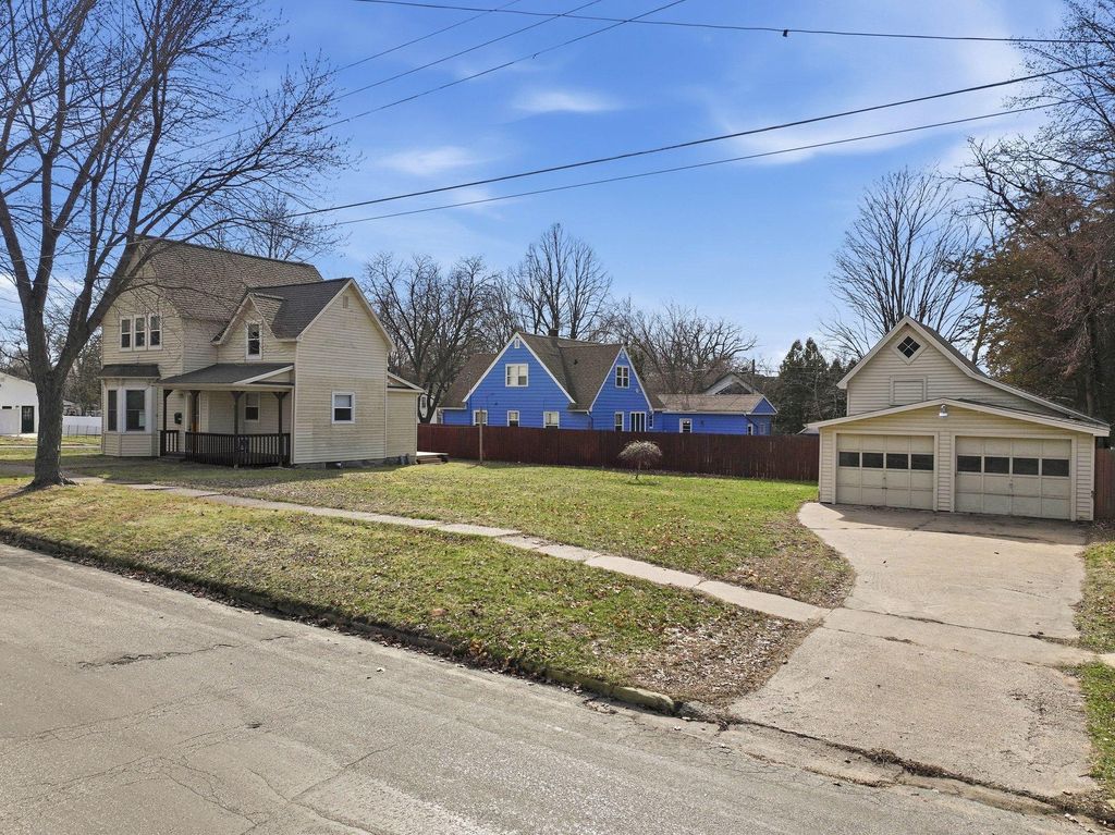 Photo of 921 11th Street E, Menomonie, WI 54751 (MLS # 7051891)