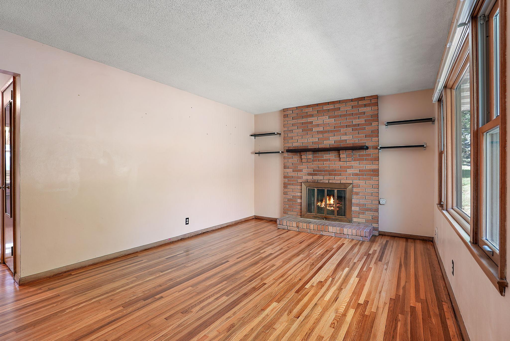 1790 Oakcrest Avenue