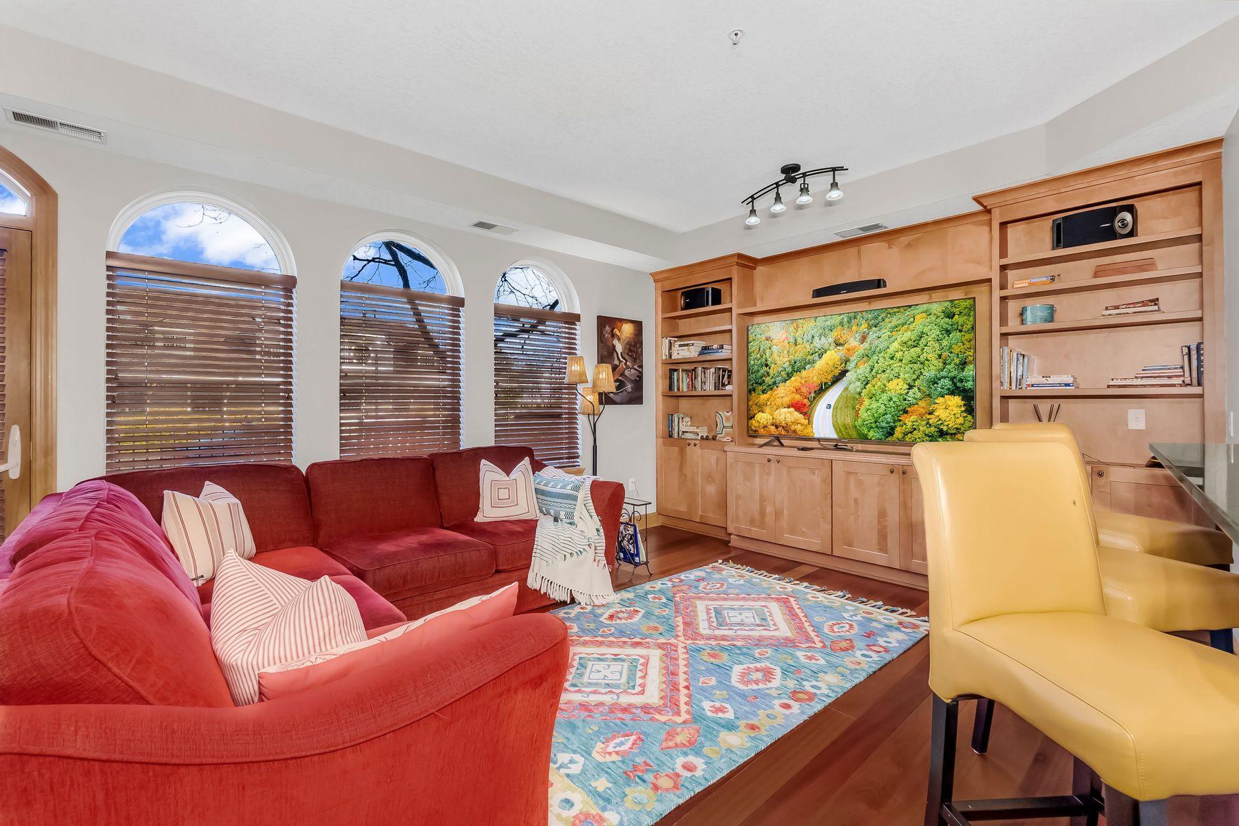 650 Main Street N B05