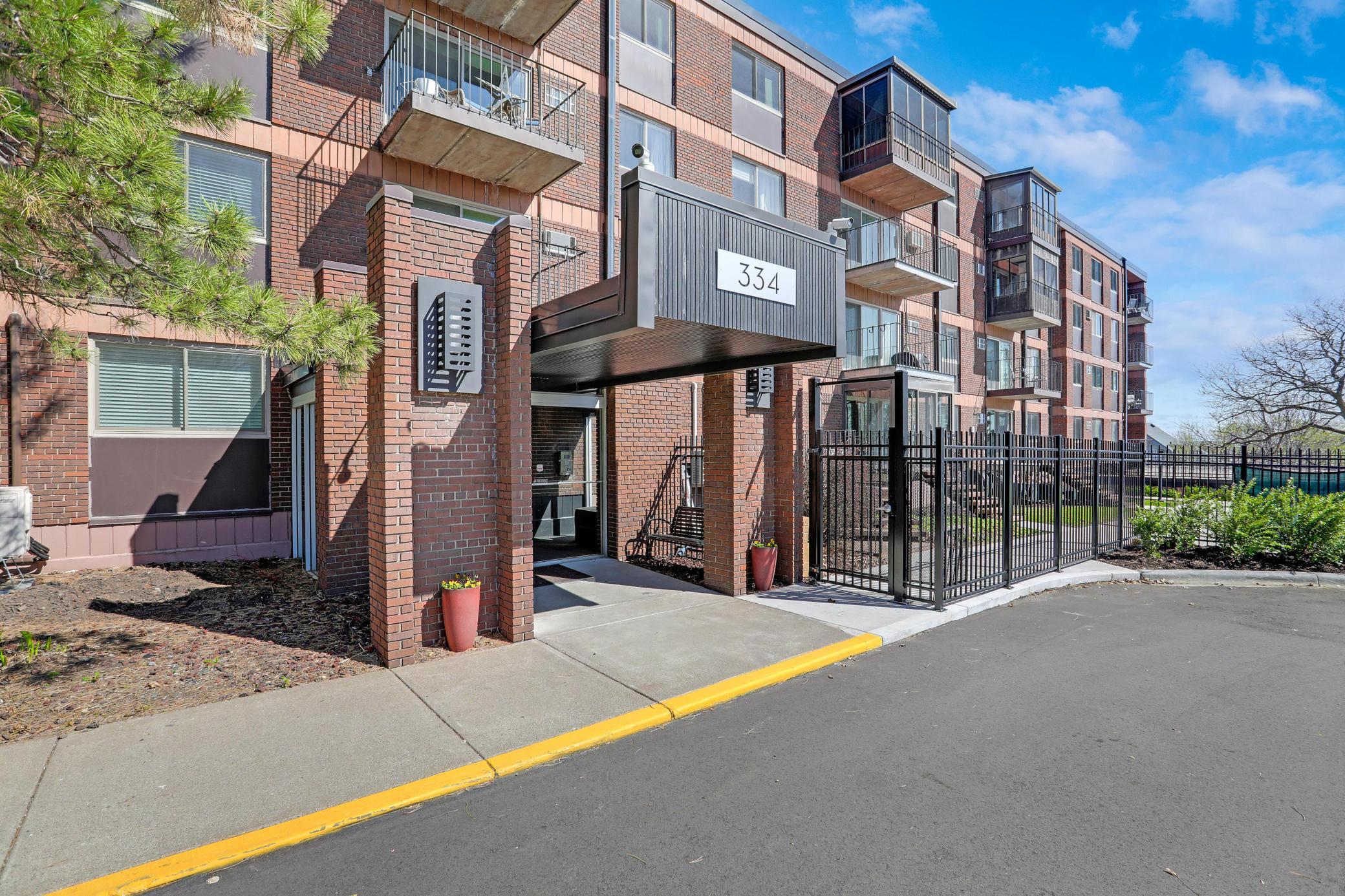 334 Cherokee Avenue 407