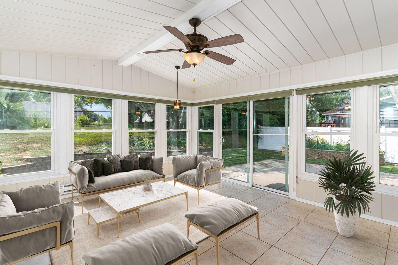 13608 Wellington Crescent