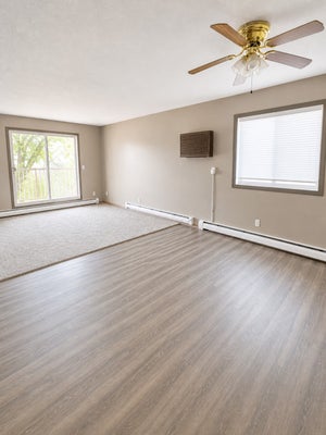 901 PEARL AVE, MARSHALL, MN 56258 - Image acb4d2a1a4a0f8ab97ca2a8b9bb3bd47/2970557286