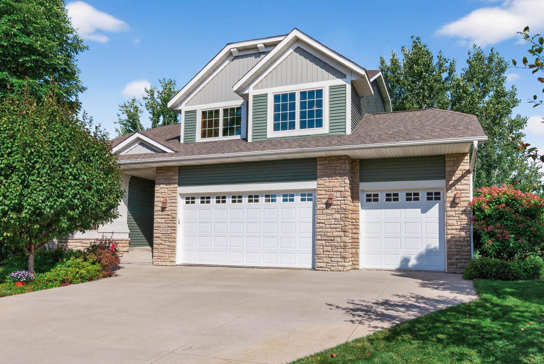 15729 Fairoaks Avenue N