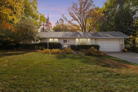 2174 Rosewood Lane S Roseville MN 55113