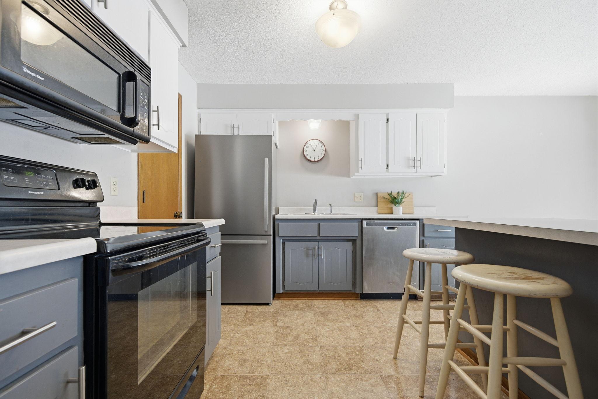 4340 Buckingham Court 1606