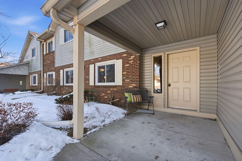 Photo of 4340 Buckingham Court #1606, Vadnais Heights, MN 55127 (MLS # 7011525)