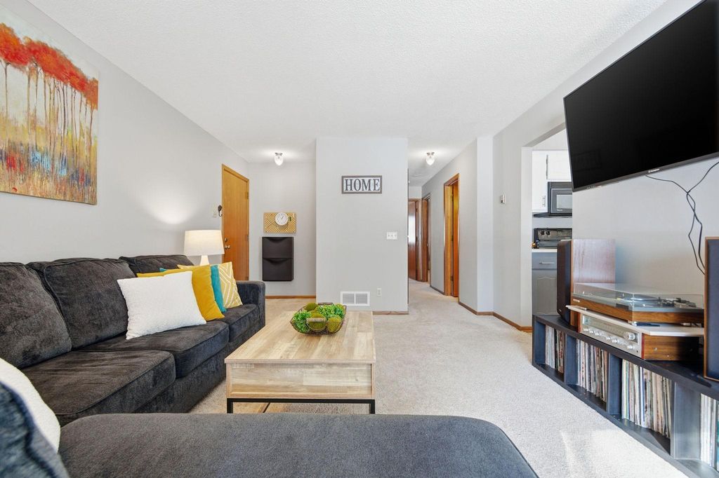 Photo of 4340 Buckingham Court #1606, Vadnais Heights, MN 55127 (MLS # 7011525)