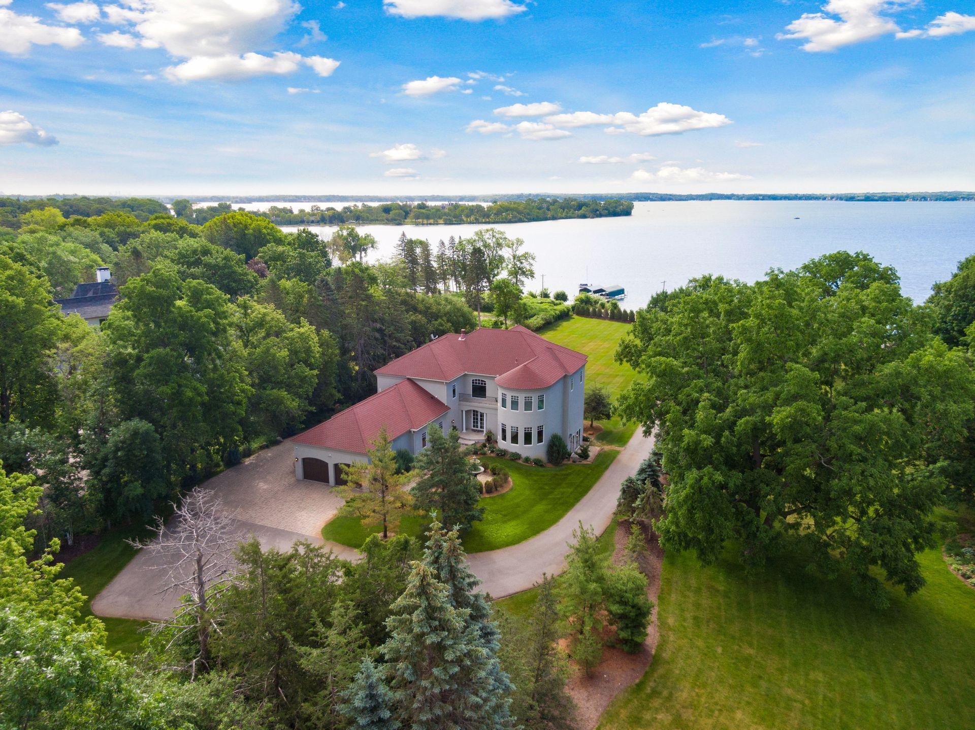 1860 Shoreline Drive