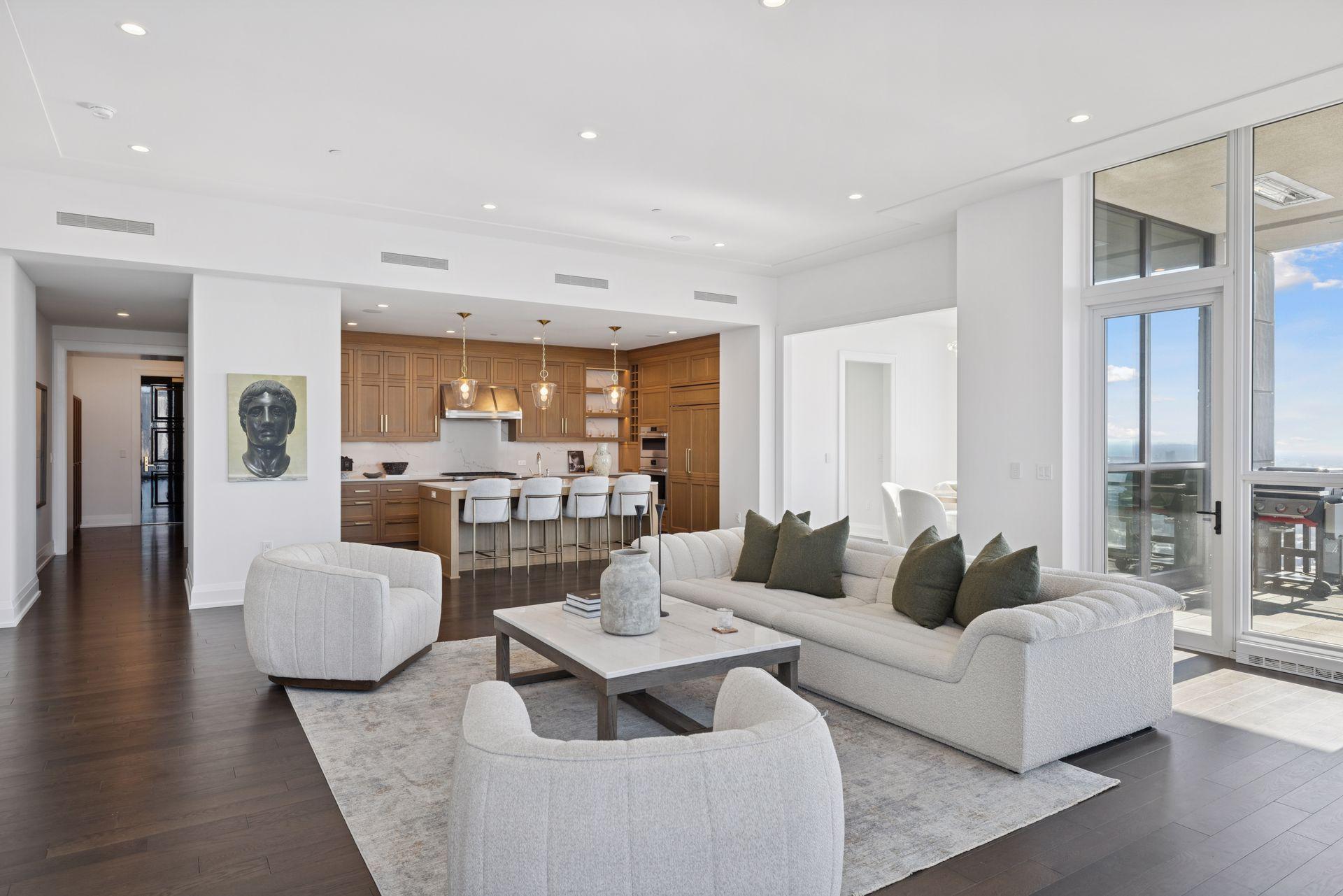 1111 W River Parkway 31B