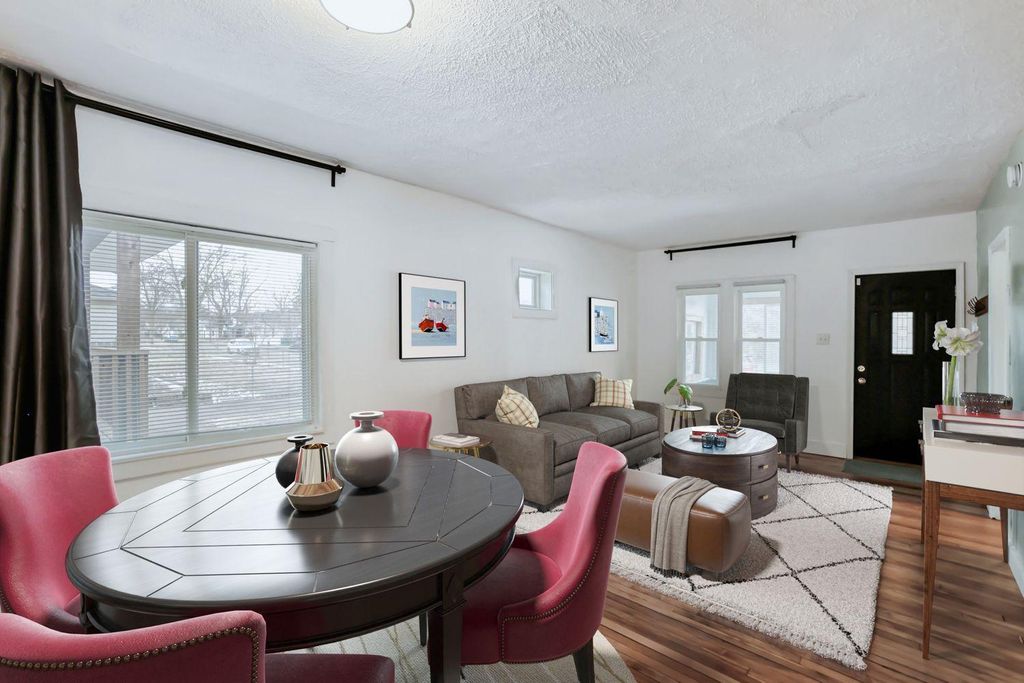 Photo of 1010 Seminary Avenue, Saint Paul, MN 55104 (MLS # 7026033)