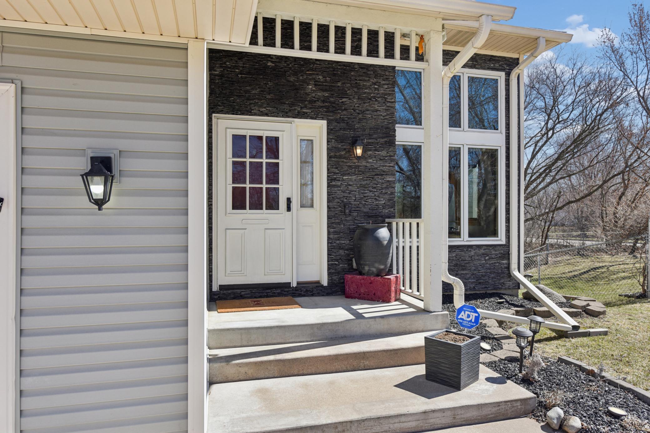 4023 Hadley Avenue N