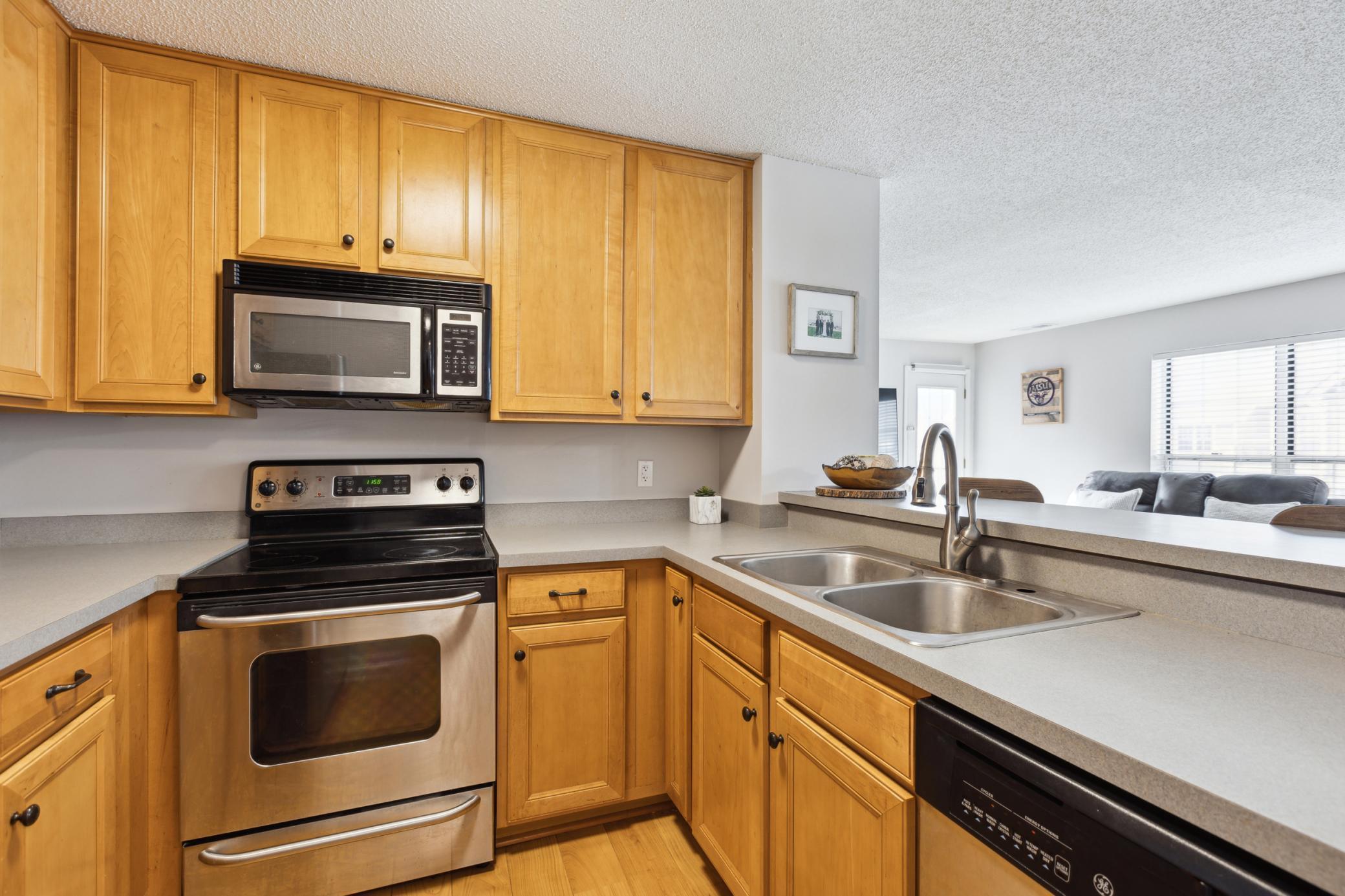 6048 Chasewood Parkway 204
