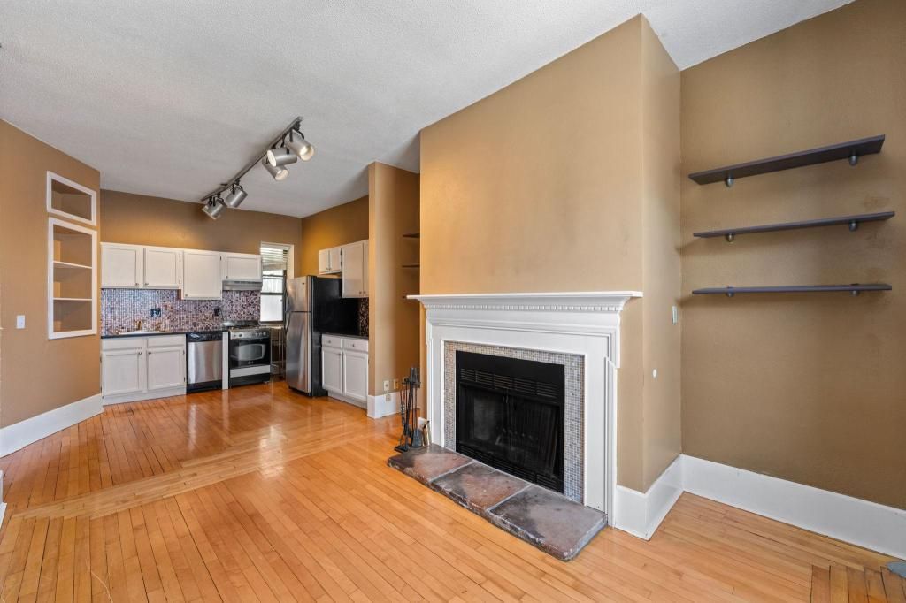 Photo of 609 S 9th St ST #8, Minneapolis, MN 55404 (MLS # 7084432)