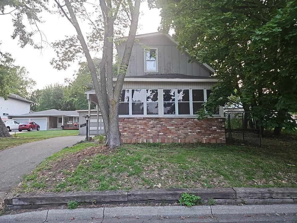 Photo of 1069 Seminole Avenue, West Saint Paul, MN 55118 (MLS # 7127075)