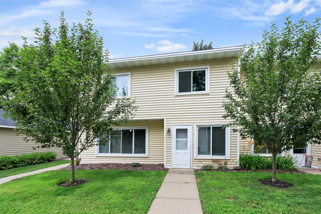Photo of 5918 Cahill Avenue, Inver Grove Heights, MN 55076 (MLS # 7088894)