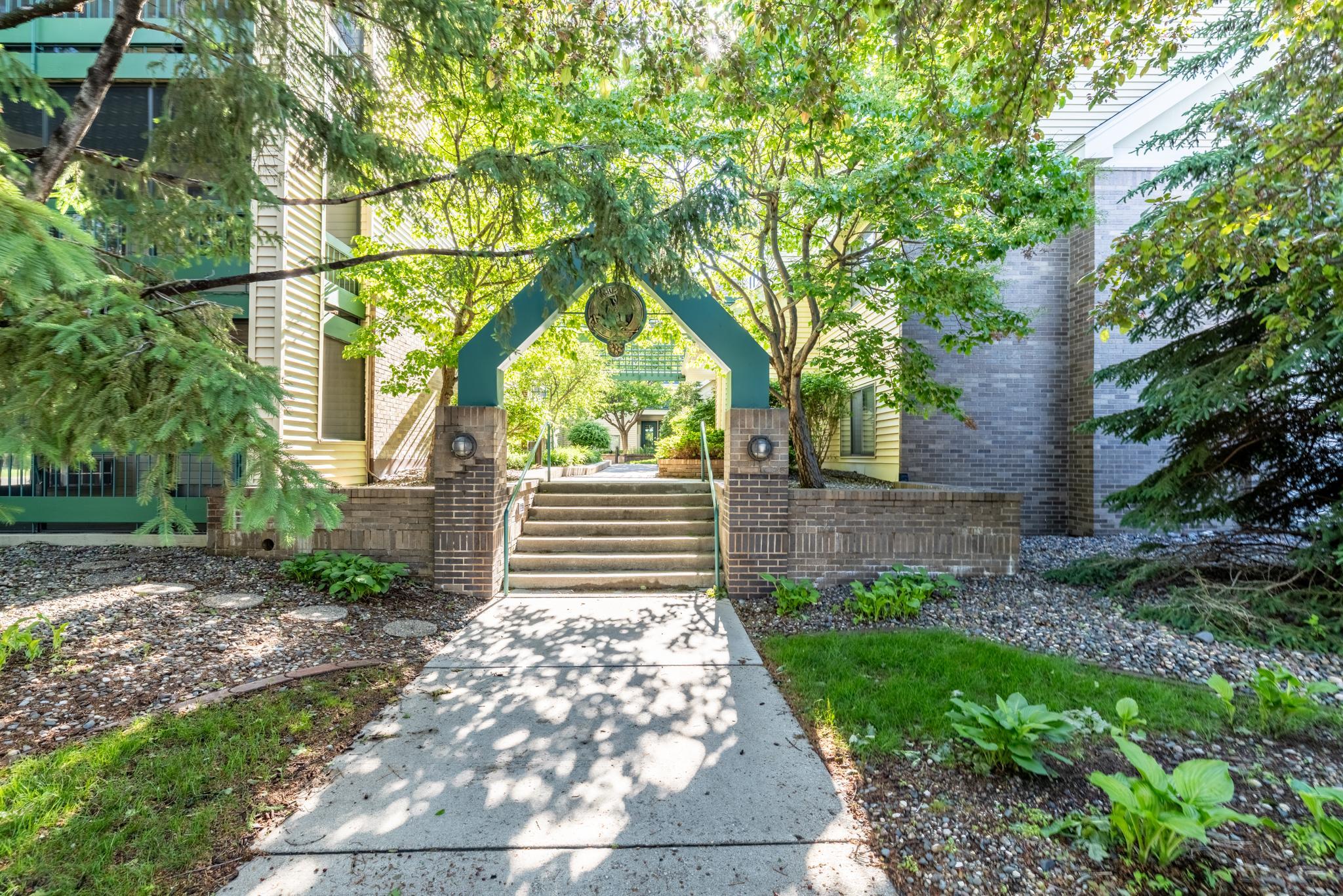 7625 Edinborough Way 2116